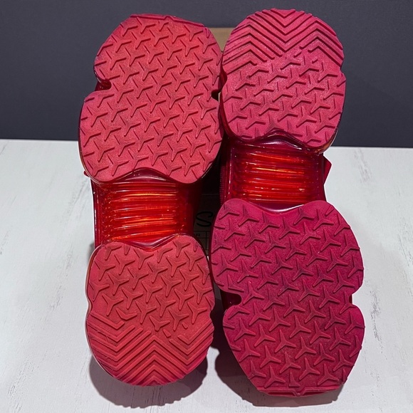 La Sheelah Breathable Lightweight Fashion Sneaker - Picture 7 of 8